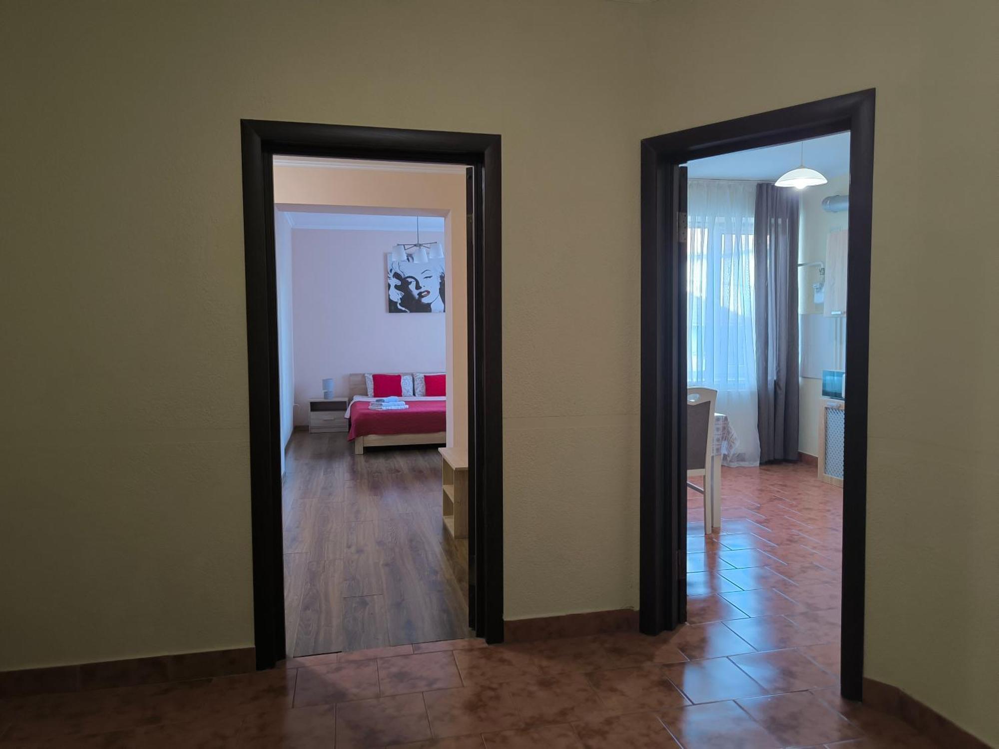 Apartments Domovik Мостова 5 Кв 37 Mukacheve Bagian luar foto